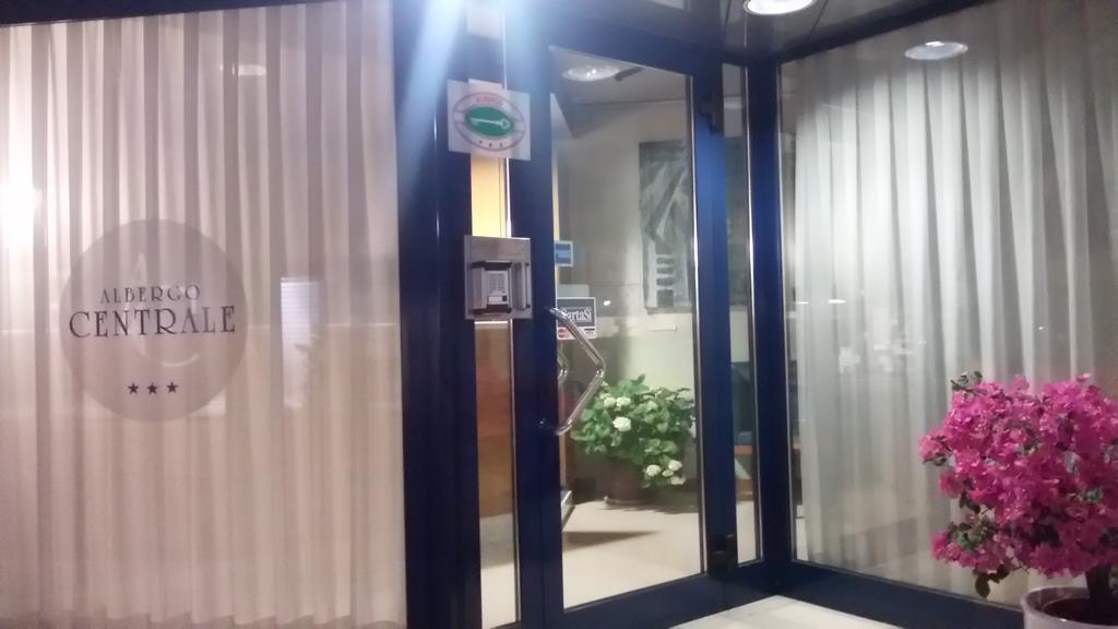 Albergo Centrale Trebaseleghe Екстериор снимка