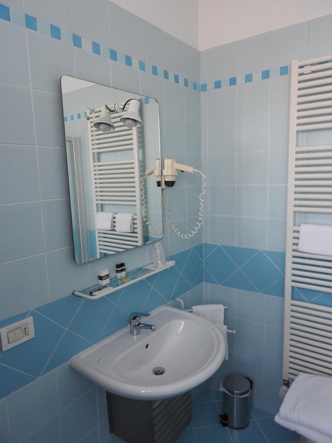 Albergo Centrale Trebaseleghe Екстериор снимка